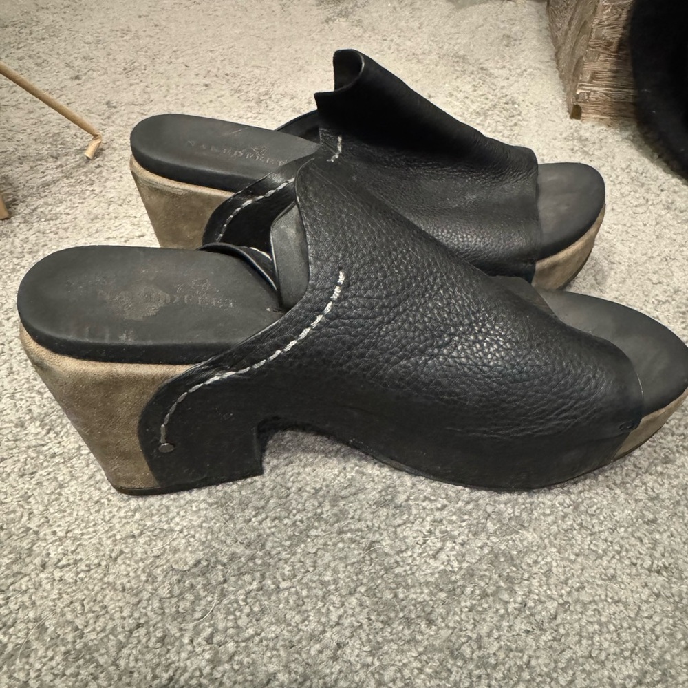 Naked feet heeled sandals women’s size 8.5